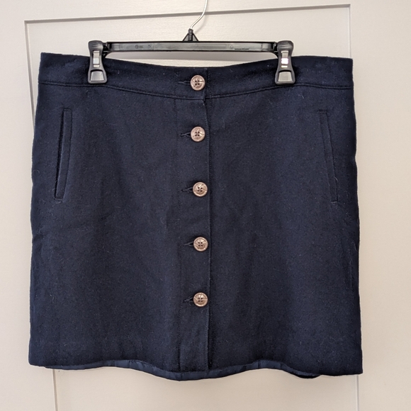 Tommy Hilfiger Navy Blue Skirt With Buttons Size 12 - Picture 4 of 5